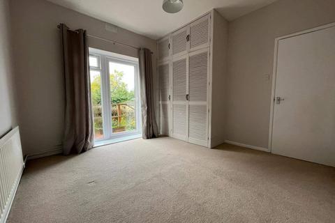 2 bedroom end of terrace house to rent, Paddock Road, Newbury RG14