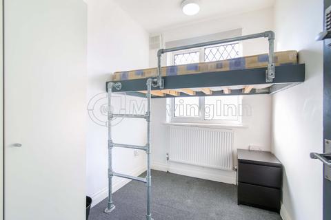 1 bedroom in a house share to rent, Lonsdale Road, South Norwood, SE25