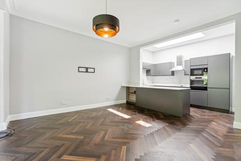 2 bedroom flat to rent, Bowmont Terrace, Flat 2/1, Dowanhill, Glasgow, G12 9LP