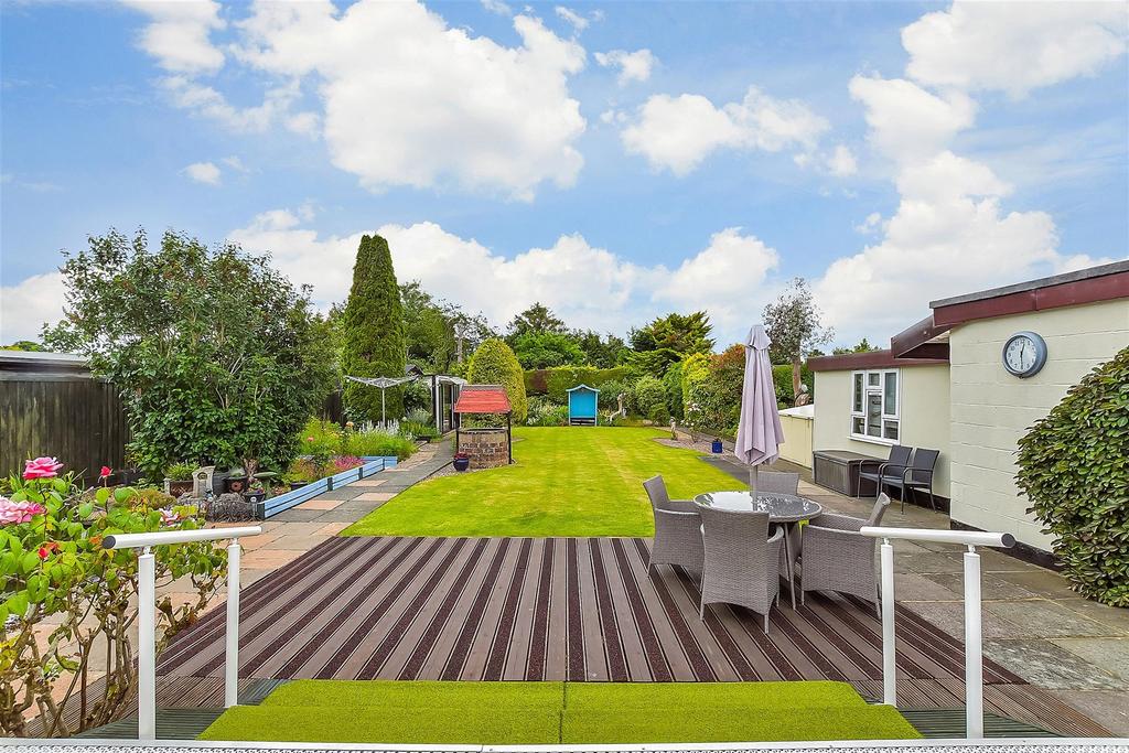 Haslemere Road, Southbourne, West Sussex 4 bed detached bungalow for