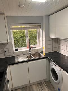 2 bedroom apartment to rent, Scammell Way, Watford WD18
