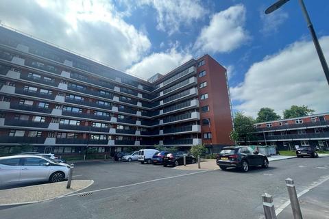 2 bedroom flat to rent, Canon Green Court, West King Street, Salford