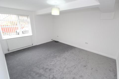 2 bedroom apartment to rent, Clarence Road, Leicester LE19