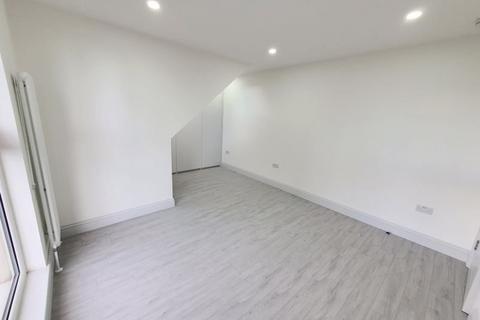 2 bedroom flat to rent, Coombe Road, Croydon CR0