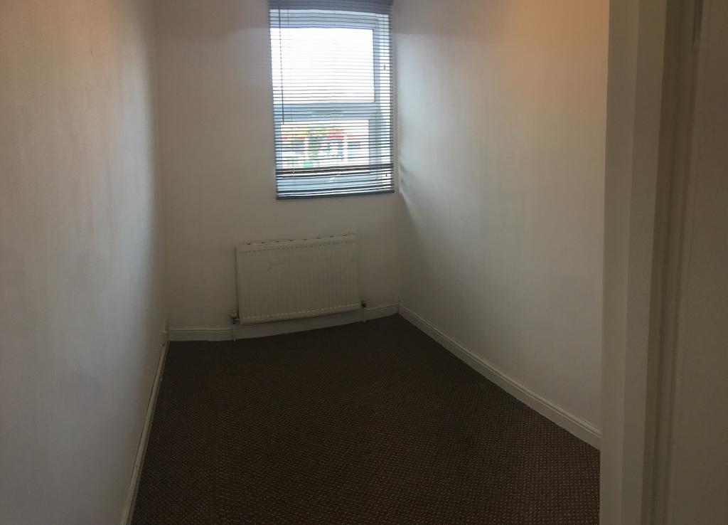 Stratford Road, Hall Green B28 2 bed apartment to rent £995 pcm (£230 pw)