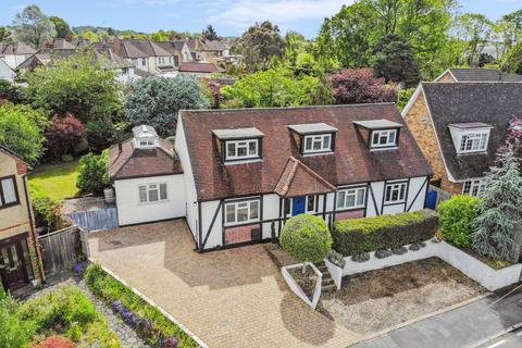 3 bedroom detached house for sale, Pinner Road, Oxhey