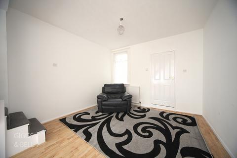 3 bedroom terraced house for sale, Richmond Hill, Luton, Bedfordshire, LU2