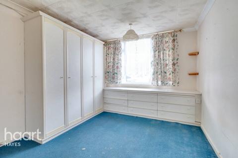 15b Down Way, Northolt, UB5 6PG