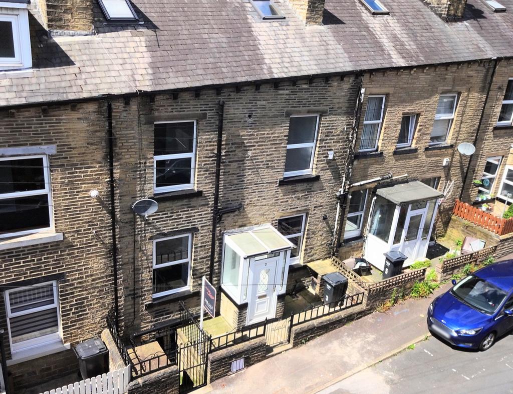 Peel Street, Sowerby Bridge HX6 3 bed terraced house for sale £130,000