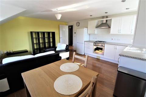 2 bedroom apartment to rent, Abbey Court, Leeds