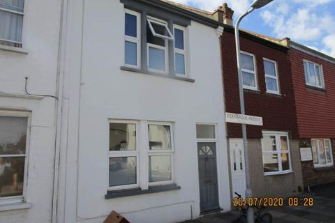 2 bedroom terraced house to rent, Fernbrook Avenue, Southend On Sea
