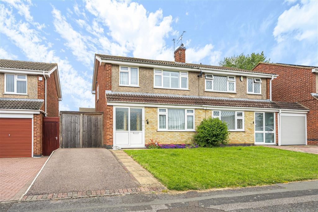 Wetherby Road, Rushey Mead 3 bed semidetached house for sale £295,000