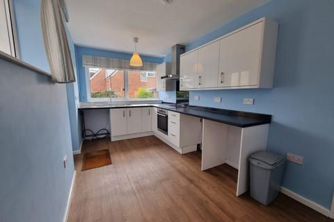 3 bedroom semi-detached house to rent, The Glebe, Belbroughton, Stourbridge, DY9