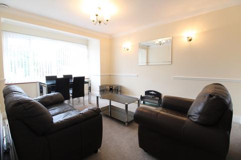 2 bedroom flat to rent, 230 Pampisford Road, Surrey CR2