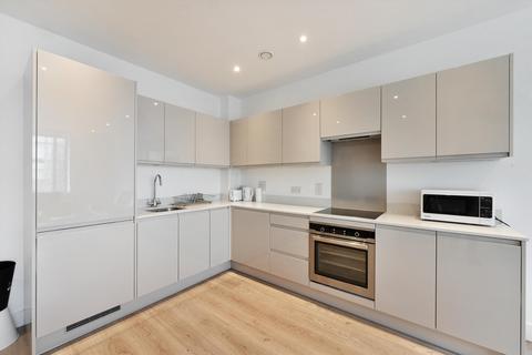 2 bedroom flat to rent, Glass Blowers House, 15 Valencia Close, London, E14
