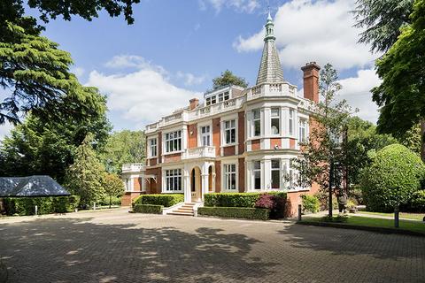 7 bedroom detached house for sale, The Ridgeway, London NW7