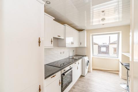 55/15 Caledonian Crescent, Edinburgh, EH11 2AT