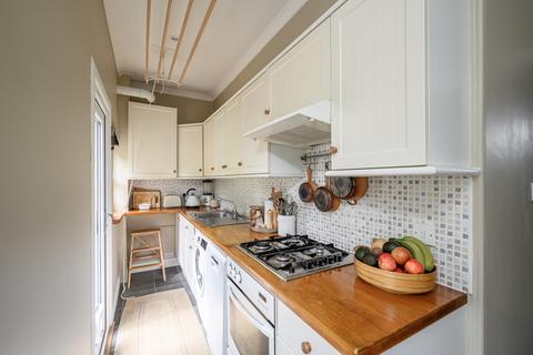 12 Considine Terrace, Edinburgh, EH8 7EB