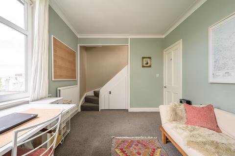 12 Considine Terrace, Edinburgh, EH8 7EB