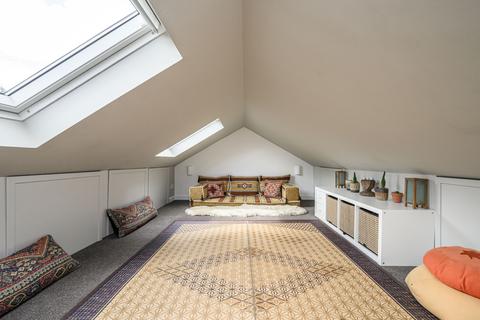 12 Considine Terrace, Edinburgh, EH8 7EB