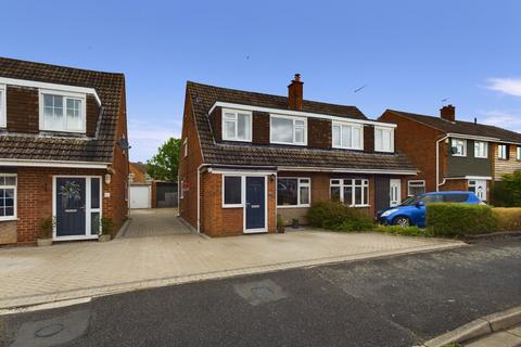 3 bedroom semi-detached house for sale, Monarch Drive, Worcester, Worcestershire, WR2