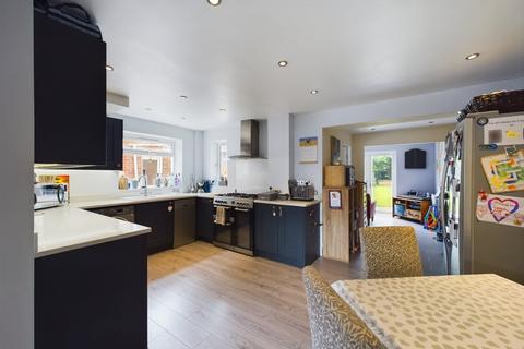 91 Monarch Drive, Worcester, WR2 6EU