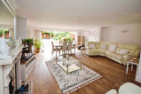 248a Southend Road, Stanford-le-hope, SS17 7AG