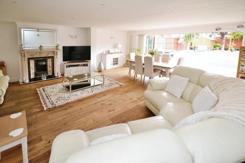 248a Southend Road, Stanford-le-hope, SS17 7AG