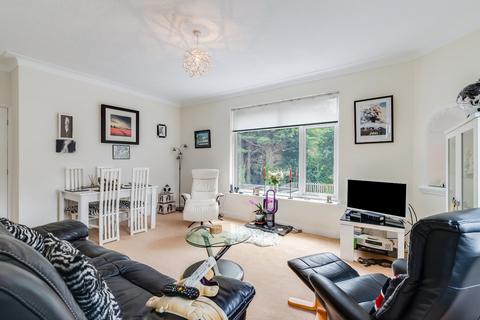 2 bedroom flat for sale, Bolling Road, Ilkley, West Yorkshire, LS29
