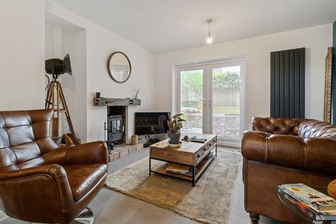 3 bedroom end of terrace house for sale, Hinton Crescent, Appleton, WA4