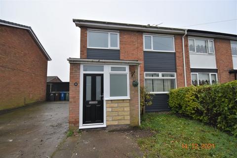 3 bedroom semi-detached house to rent, Tatton Drive, Ashton-in-makerfield