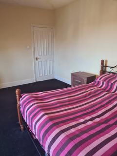 1 bedroom in a house share to rent, Linden Road