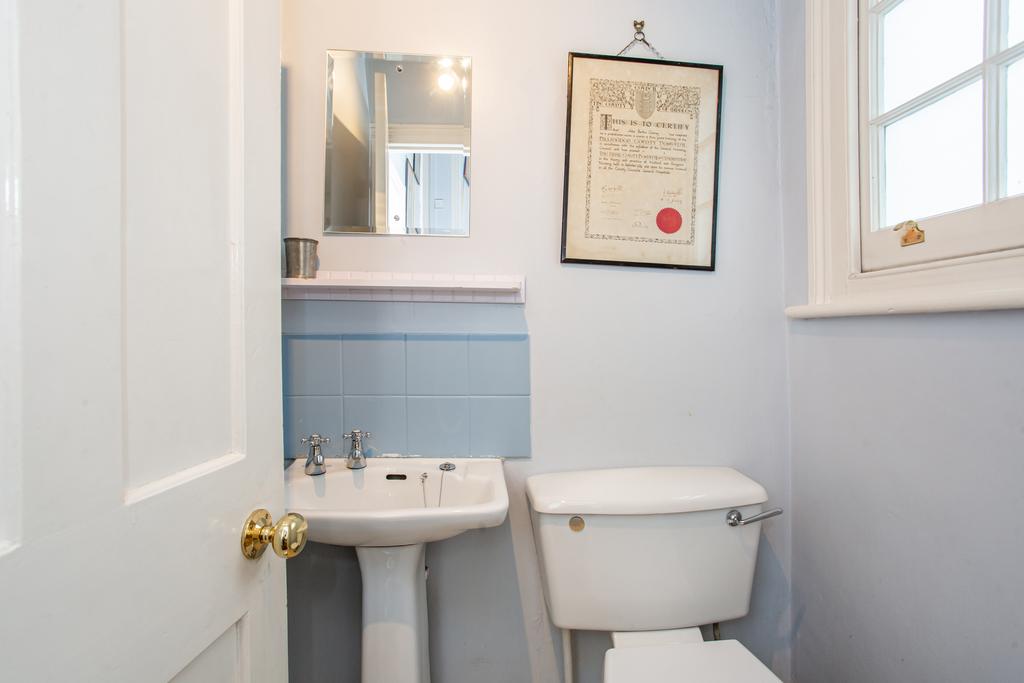 Guest Cloakroom