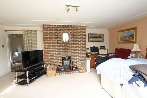 3 bedroom detached house for sale, Parkway, Eastbourne, BN20 9DX