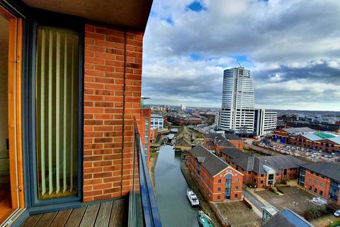 2 bedroom apartment to rent, Wharf Approach, Leeds LS1