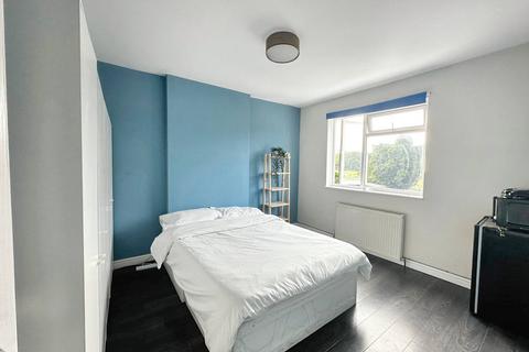 1 bedroom in a house share to rent, Galpins Road, Thornton Heath CR7