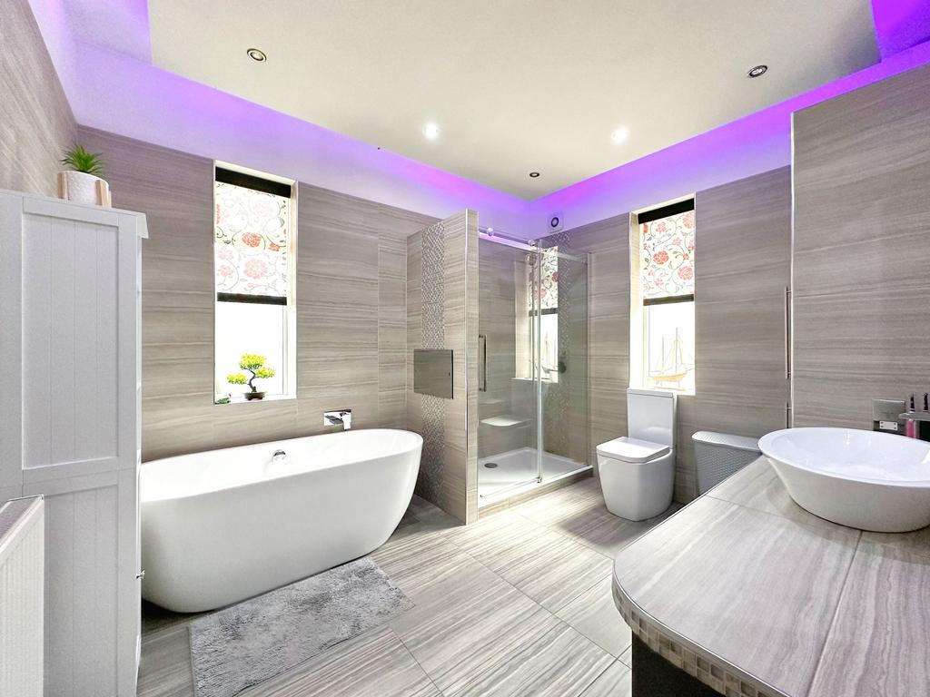 Ground floor bathroom