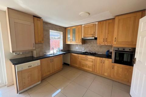 3 bedroom terraced house to rent, Hangerfield Court, Lings, Northampton NN3 8LL