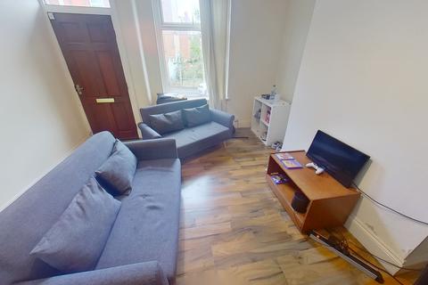 2 bedroom house to rent, Kelsall Terrace, , Hyde Park,, Leeds