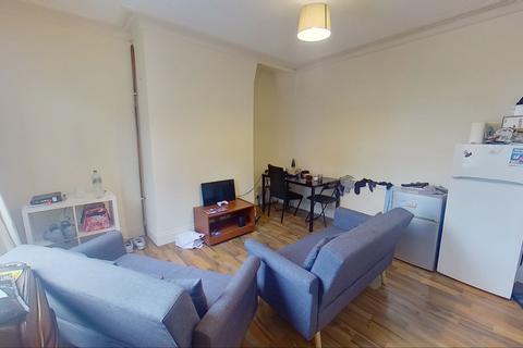 2 bedroom house to rent, Kelsall Terrace, , Hyde Park,, Leeds