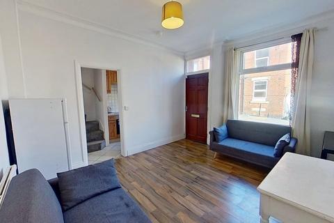 3 bedroom house to rent, Kelsall Terrace, , Hyde Park,, Leeds