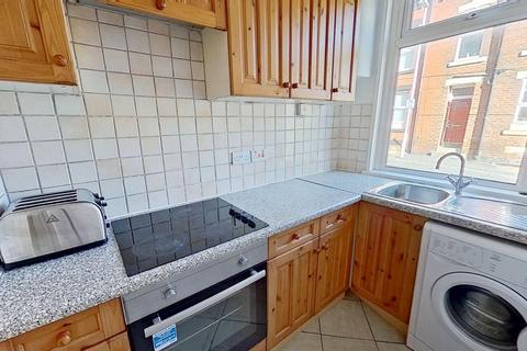 3 bedroom house to rent, Kelsall Terrace, , Hyde Park,, Leeds