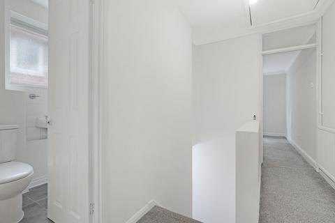 81c Russell Road, Buckhurst Hill, IG9 5QF