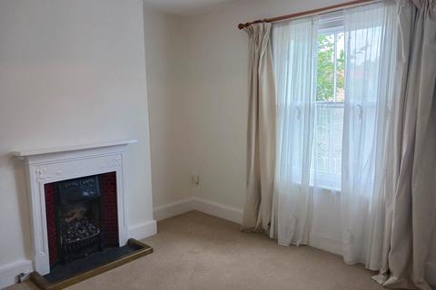 2 bedroom end of terrace house to rent, Church Street, Great Shelford,