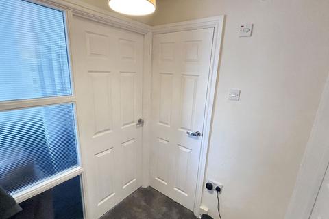 2 bedroom flat for sale, Lyndhurst Road, North Seaton, Ashington, Northumberland, NE63 9SS