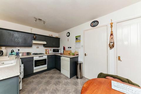 39 Buckingham Grove, Scartho Top, Grimsby, DN33 3RR