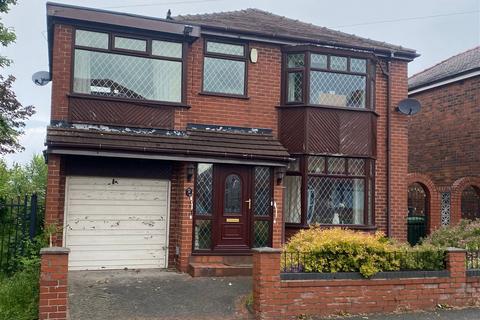 4 bedroom detached house for sale, 38 Meadway, Chadderton