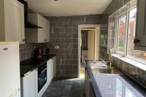 3 bedroom terraced house for sale, Gordon Street, Semilong, Northampton NN2 6BY