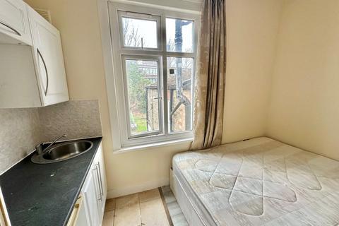 1 bedroom flat to rent, 16 Langham Road, Tottenham
