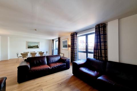 2 bedroom apartment to rent, Calverley Street, Leeds LS1